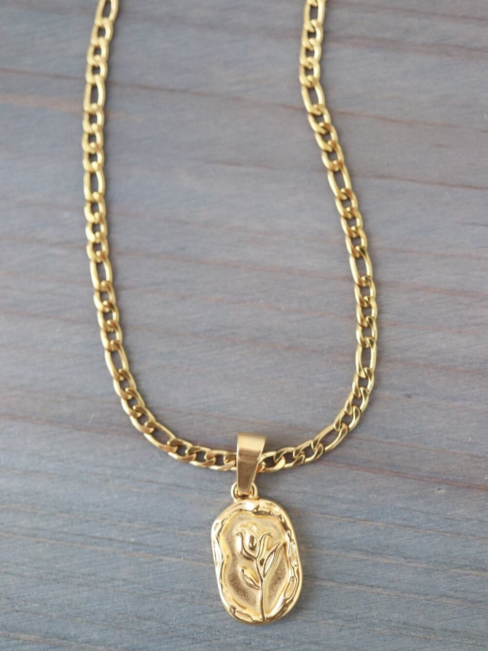 Rose Oval Shape Pendant Necklace 18k Gold Plated Stainless Steel
